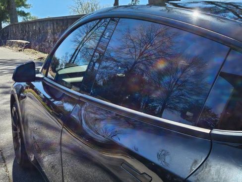 Used 2022 Tesla Model Y Performance image 23