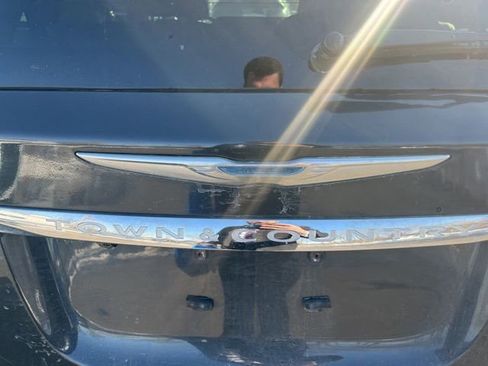 Used 2012 Chrysler Town & Country Touring w/ Entertainment Group #1 image 20