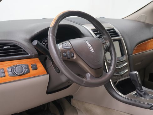 Used 2014 Lincoln MKX FWD w/ Equipment Group 102A image 10