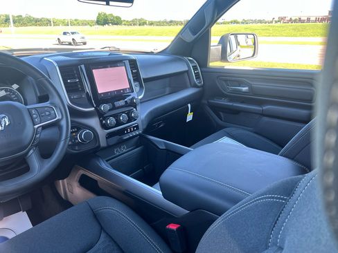 New 2026 RAM 1500 Express AWD/4WD image 15