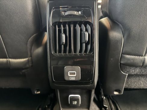 Used 2024 Jeep Compass Limited image 31