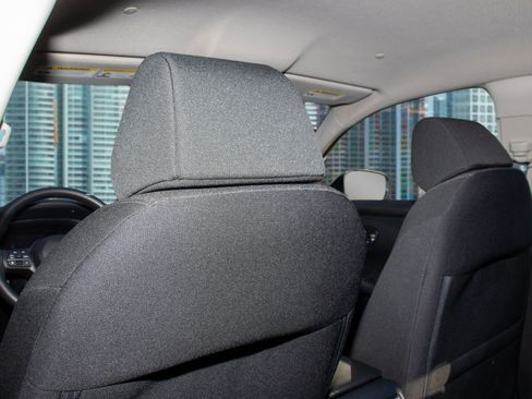 Certified 2023 Honda HR-V LX image 17