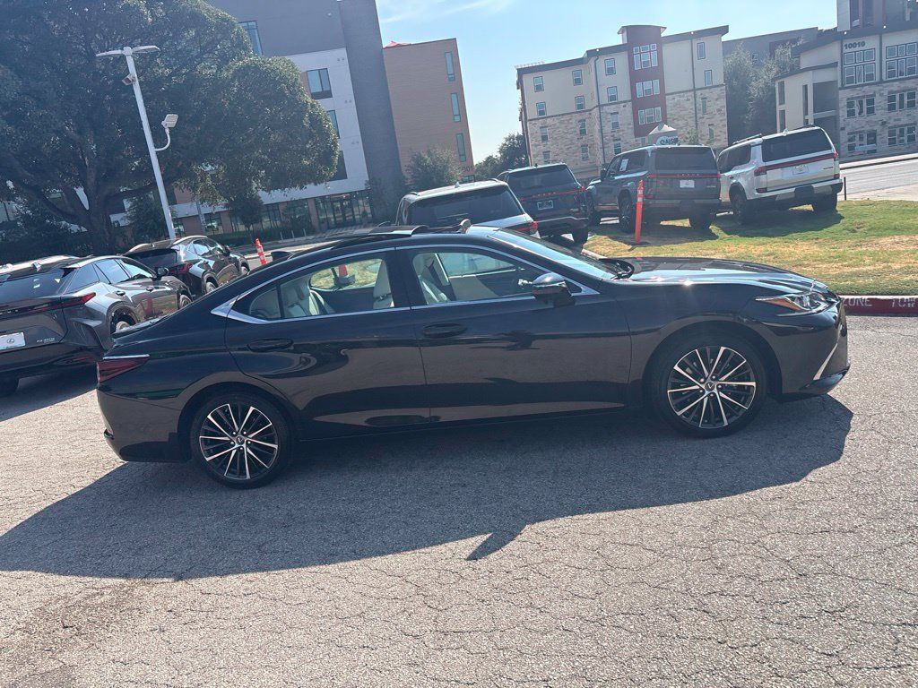 Used 2025 Lexus ES 350 w/ Premium Package FWD image 6