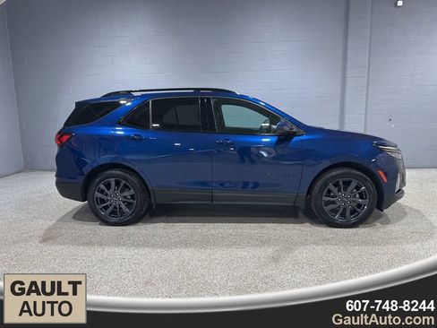 Used 2022 Chevrolet Equinox RS image 2