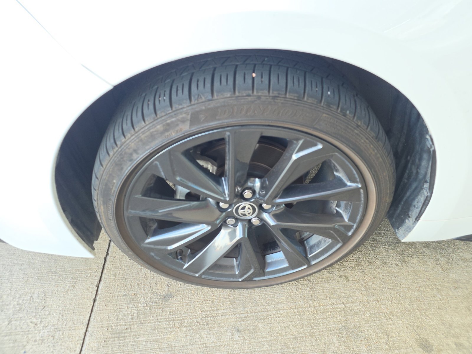 Used 2024 Toyota Corolla SE FWD image 2