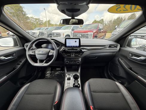Used 2025 Ford Escape ST-Line image 11
