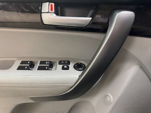 Used 2014 Kia Sorento LX FWD image 12