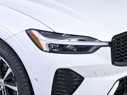 Certified 2023 Volvo XC60 B5 Plus w/ Protection Package Premier image 37