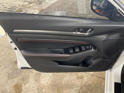 Certified 2023 Nissan Altima 2.5 SR image 13