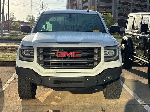 Used 2017 GMC Sierra 1500 SLT image 2