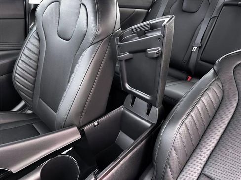 New 2026 Hyundai Elantra Limited FWD image 18