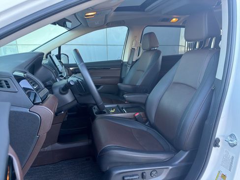 Used 2025 Honda Odyssey Elite image 11