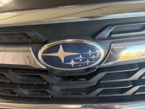 Used 2018 Subaru Forester 2.5i Limited image 3