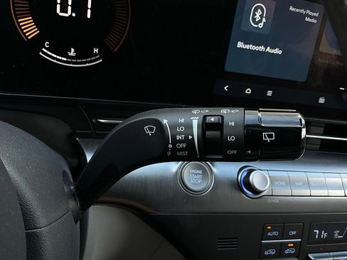 Used 2025 Hyundai Kona SEL image 38