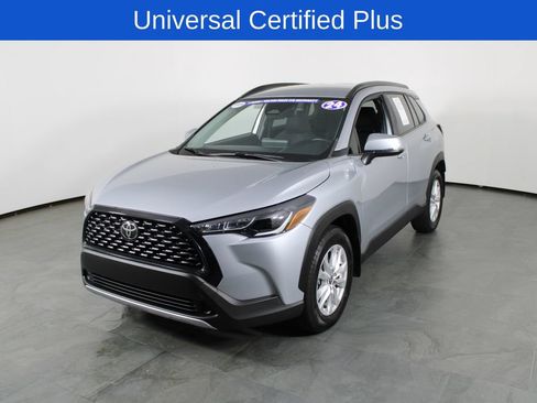 Used 2024 Toyota Corolla Cross LE FWD image 2