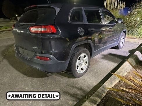 Used 2015 Jeep Cherokee Sport image 1
