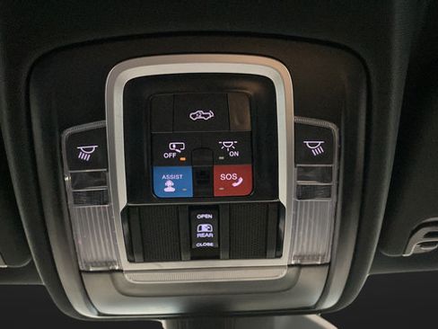 Used 2025 RAM 1500 Big Horn AWD/4WD image 34