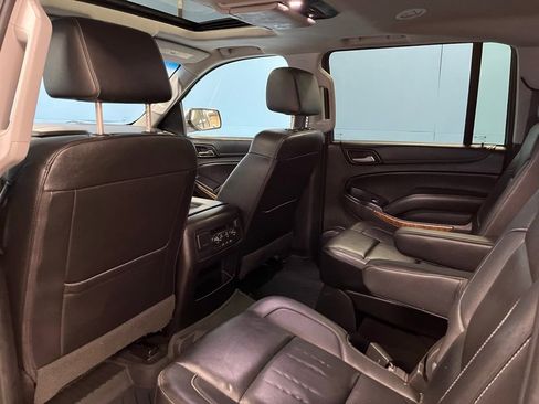 Used 2017 Chevrolet Suburban Premier image 17