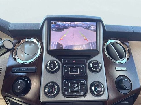 Used 2013 Ford F250 Lariat w/ Lariat Interior Pkg image 10