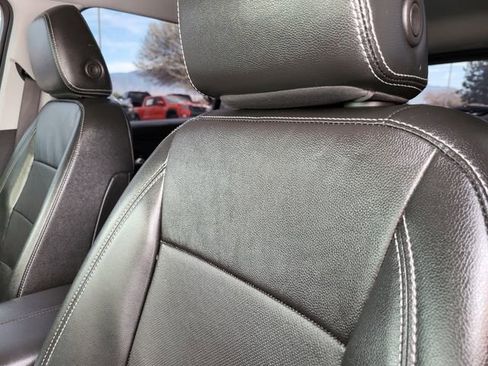 Used 2024 GMC Terrain SLT image 18