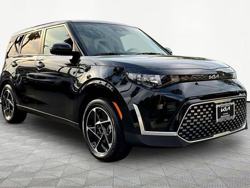 Certified 2025 Kia Soul EX image 5
