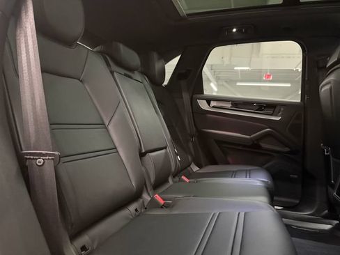 Certified 2026 Porsche Cayenne E-Hybrid AWD/4WD image 29