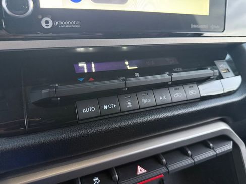 Used 2022 Toyota Tundra SR5 w/ SR5 Convenience Package image 22