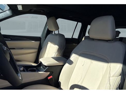 New 2026 Jeep Grand Cherokee Limited image 28