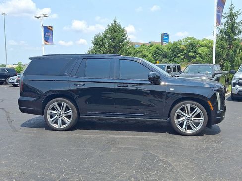 Used 2025 Cadillac Escalade Sport Platinum w/ LPO, Floor Liner Package AWD/4WD image 7