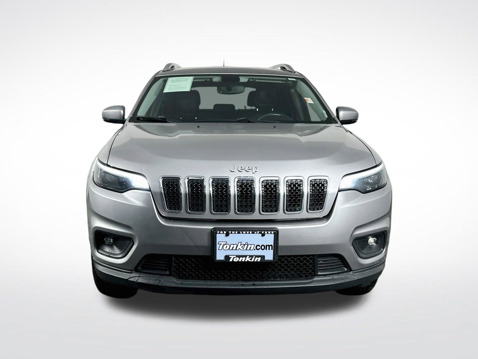Used 2019 Jeep Cherokee Latitude Plus w/ Comfort/Convenience Group AWD/4WD image 2
