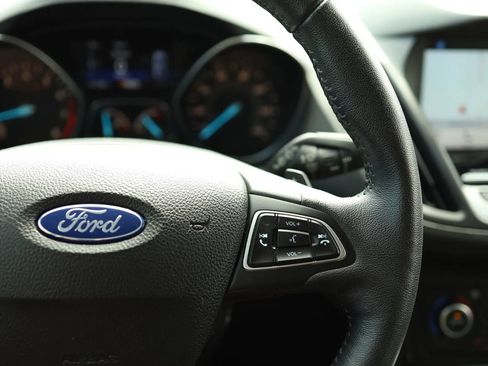 Used 2018 Ford Escape Titanium w/ Ford Safe & Smart Package FWD image 19