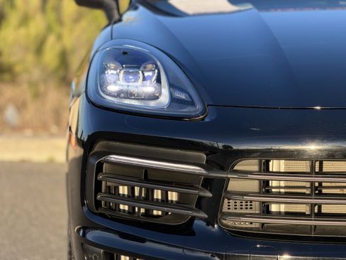 Used 2023 Porsche Cayenne image 7