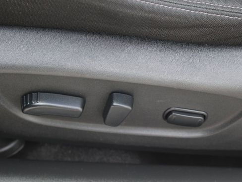 Used 2020 Nissan Rogue SV w/ Premium Package image 18