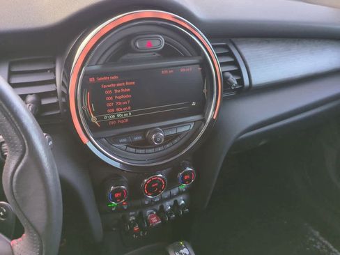 Used 2017 MINI Cooper S image 28