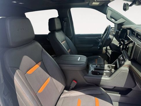 Certified 2025 GMC Sierra 2500 AT4 w/ AT4 Premium Plus Package AWD/4WD image 15