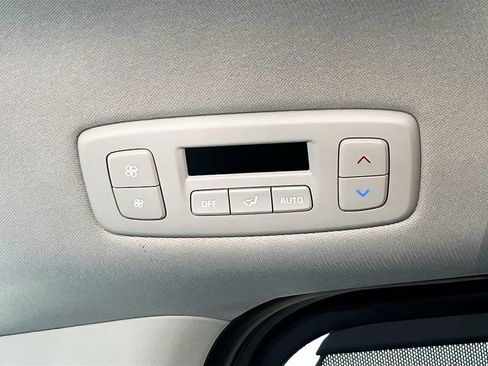 Certified 2025 Kia Carnival EX image 25