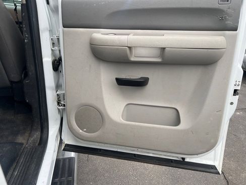 Used 2013 GMC Sierra 2500 W/T w/ Snow Plow Prep Package image 12