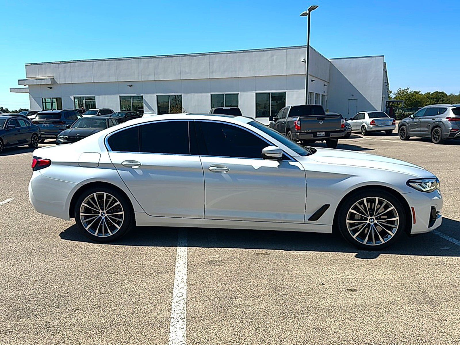 Used 2023 BMW 530i w/ Premium Package RWD image 9