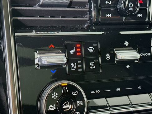 Certified 2025 Nissan Armada PRO-4X w/ Pro-4X Premium Package image 13