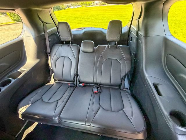 Used 2025 Chrysler Pacifica Select FWD image 20
