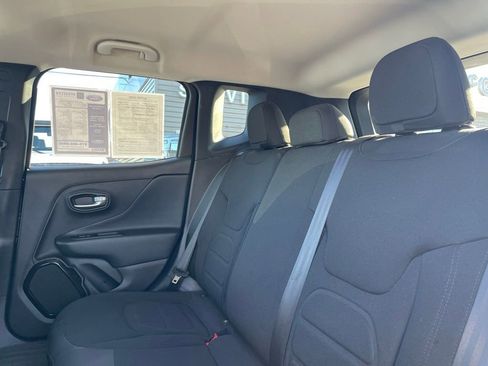 Used 2017 Jeep Renegade Altitude image 8