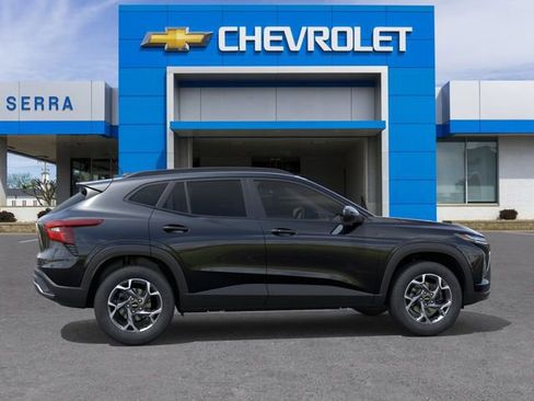 New 2026 Chevrolet Trax LT w/ Driver Confidence Package FWD image 5