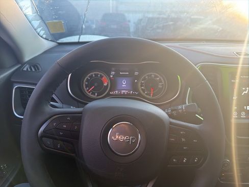 Used 2022 Jeep Cherokee Trailhawk w/ Technology Group B image 16