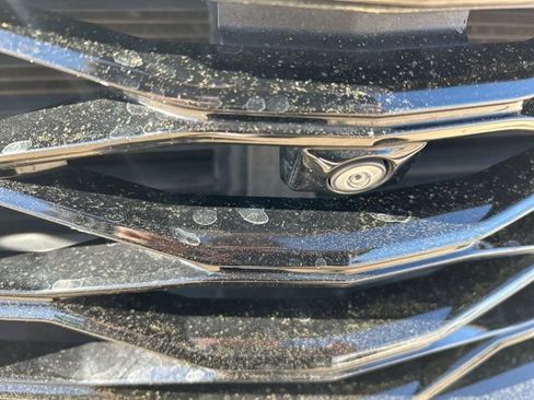 Used 2023 Chevrolet Traverse Premier w/ Redline Edition image 3