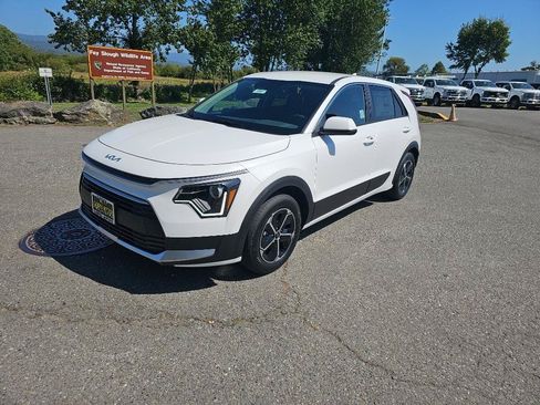 New 2026 Kia Niro LX FWD image 1