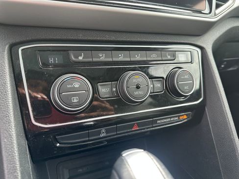 Used 2022 Volkswagen Atlas SE w/ Panoramic Sunroof Package image 10