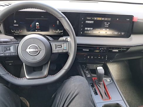 New 2025 Nissan Kicks SR image 13