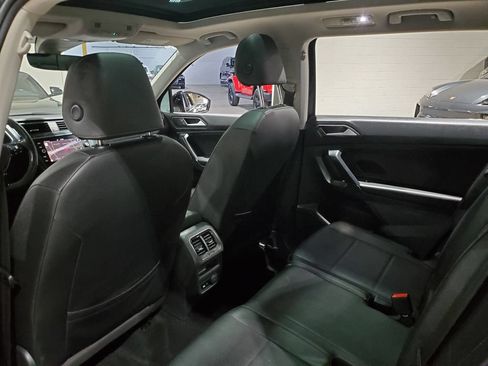 Used 2020 Volkswagen Tiguan SEL FWD image 23