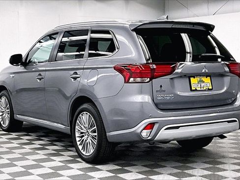 Used 2022 Mitsubishi Outlander SEL image 2