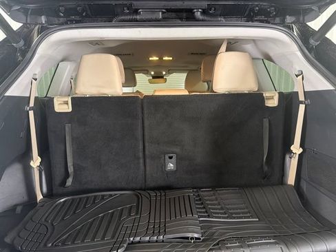 Used 2021 Toyota Highlander XLE FWD image 28
